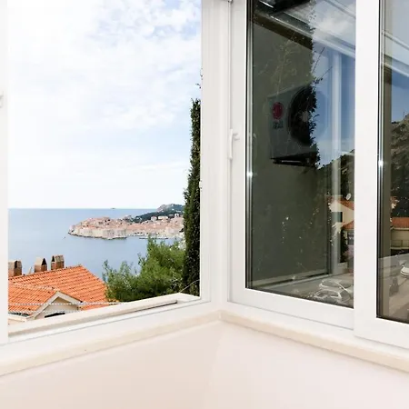 Zlatni Potok - View Of The Old Town Dubrovnik