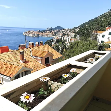 Apartment Zlatni Potok - View Of The Old Town *